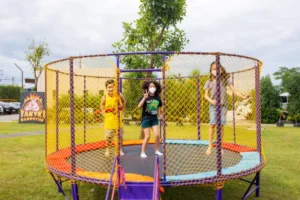 kids playing in trampoline